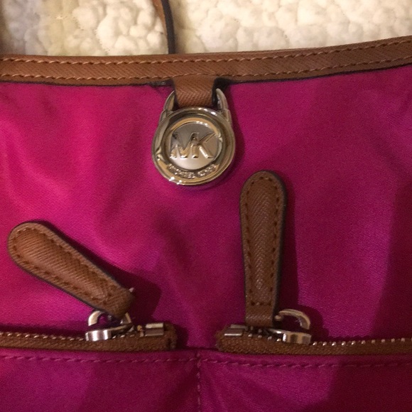 Michael Kors purse - NEVER USED. BRAND NEW. - Picture 2 of 4